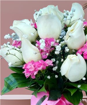 11 Beyaz Gül ve H.Yusuf Çiçeği Aranjmanı 