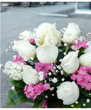 11 Beyaz Gül Aranjmanı ve H.Yusuf Çiçeği